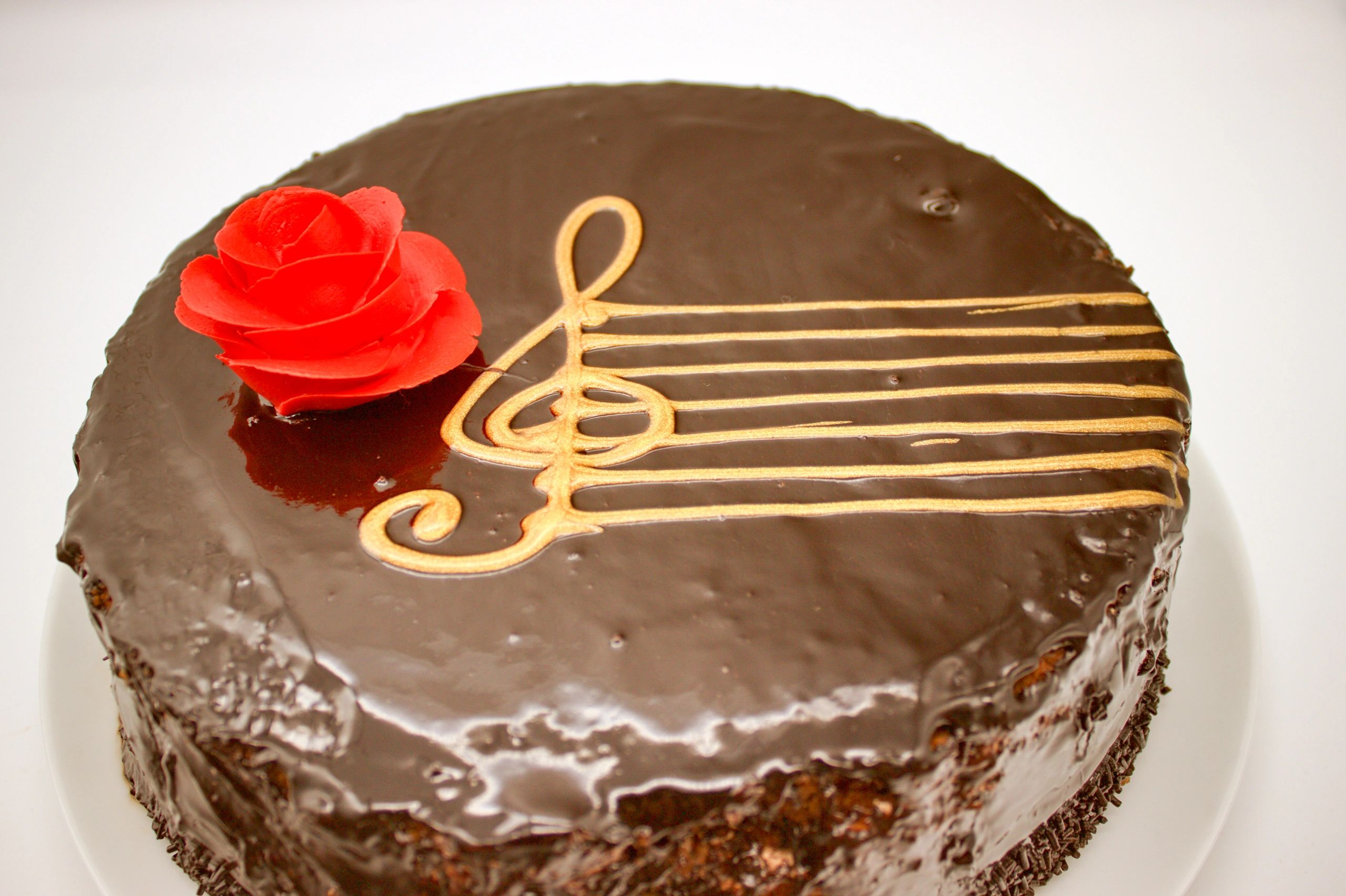 Elegant custom wedding cake